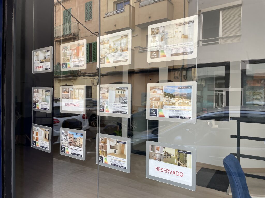 Casa inmobiliaria Alquiler Imagen © ibeconomia.com 2023