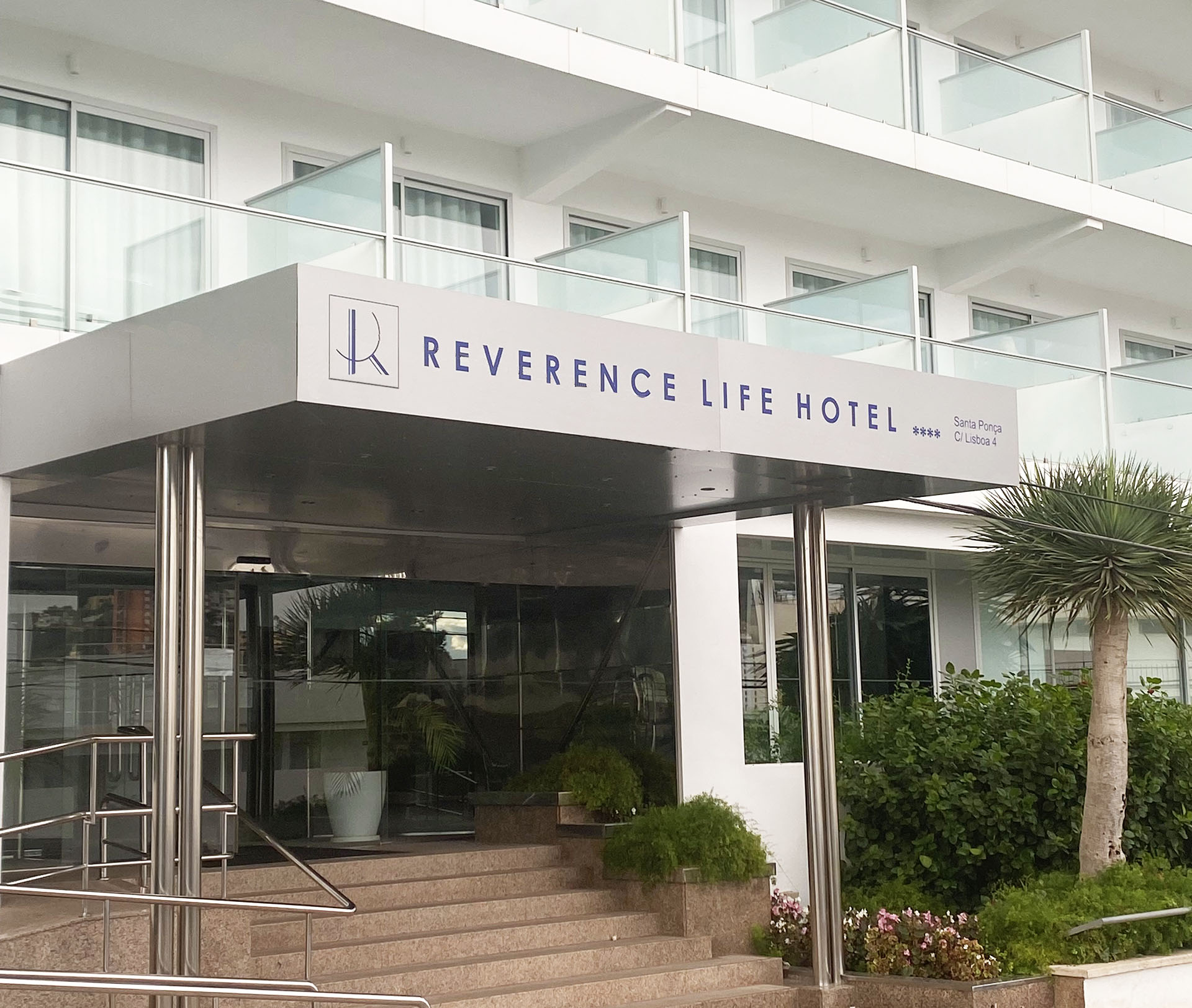 Reverence hotels