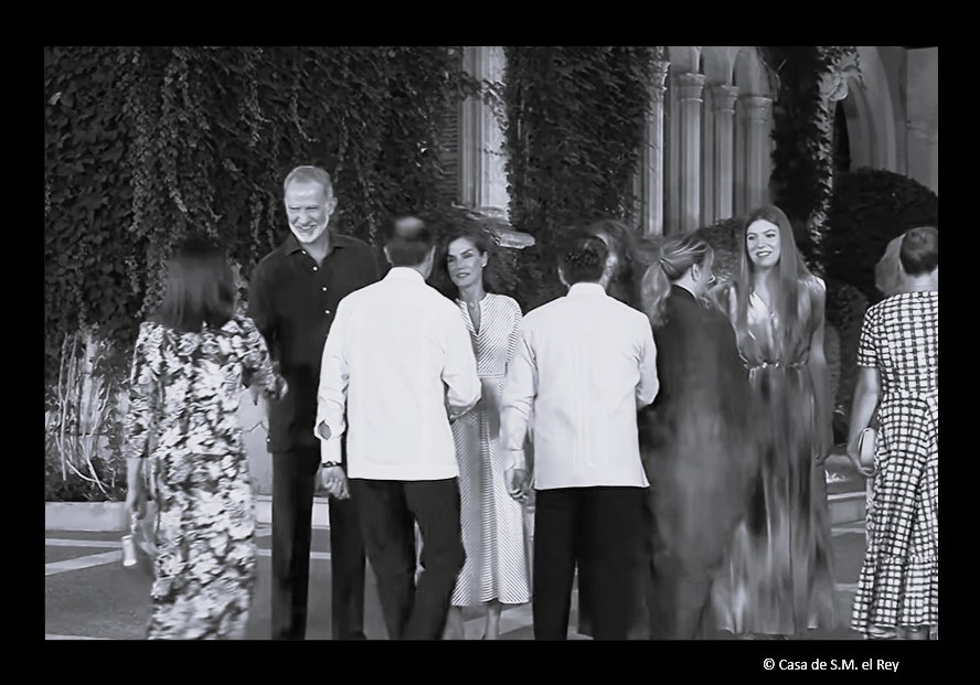 Instantes del besamanos a la Familia Real en el Palacio de Marivent © Casa de S.M. el Rey