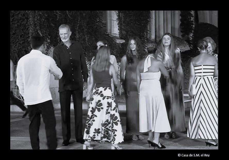 Instantes del besamanos a la Familia Real en el Palacio de Marivent © Casa de S.M. el Rey