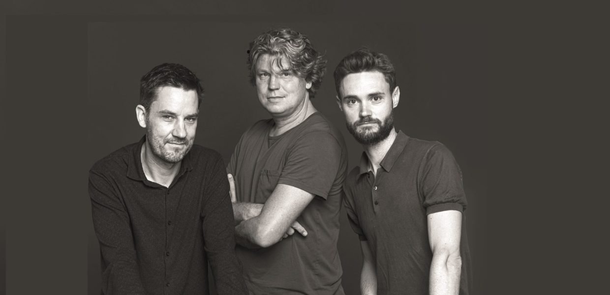 Los periodistas holandeses Stijn Bronzwaer, Joris Kooiman y Merijn Rengers