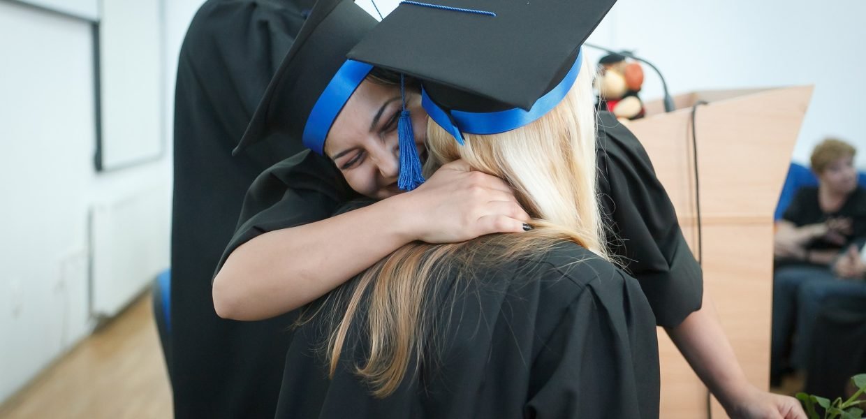 Ibeconomia.com Graduación Universidad