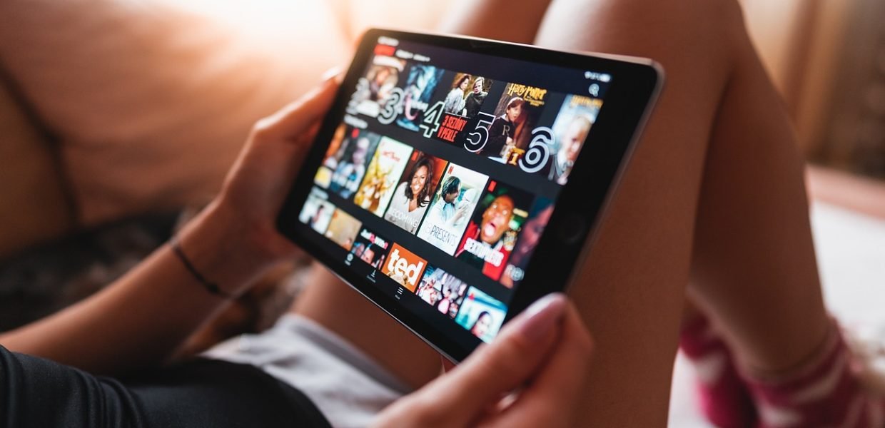Imagen de yousafbhutta en Pixabay tablet-7025862_1280 netflix