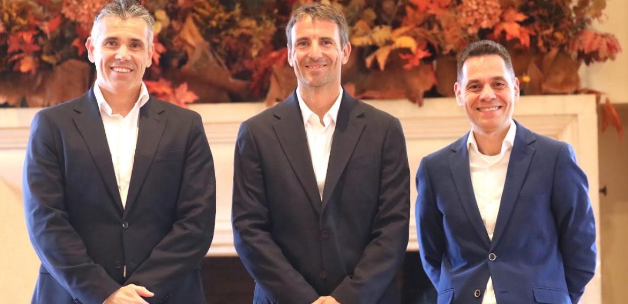 En la imagen de portada: de  izquierda a derecha, Carlos Rodríguez (director Territorial Zona Noreste | Área de Vigilancia y Servicios Auxiliares - Delegación Cataluña de Trablisa),  Tommy Robredo (director del Barcelona Open Banc Sabadell) y Sergio Bayona (director Unidad de Negocio de Tecnología de Trablisa). 