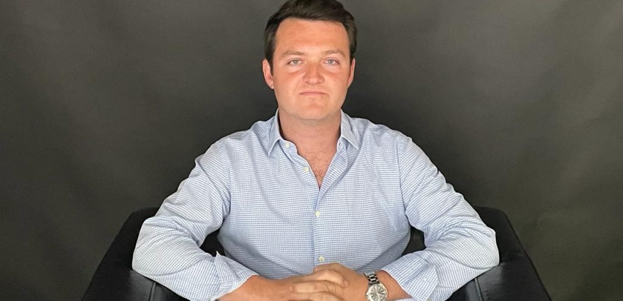 Daniel del Río Pérez de Eulate, Graduado en Administración y Dirección de Empresas, Master en Ingeniería, Proyectos y Reparaciones Náuticas y Fundador y CEO de Náutica Mallorca Yachts.