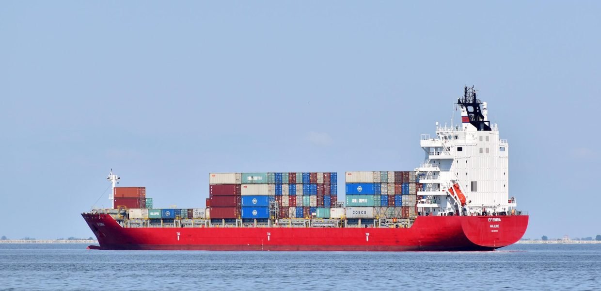 exportaciones ship-5215108_1920 Imagen de Thanasis Papazacharias en Pixabay