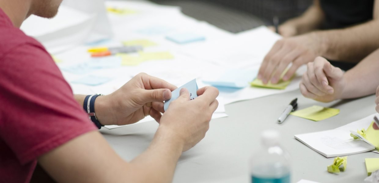 startup-593343_1920 Imagen de StartupStockPhotos en Pixabay trabajo